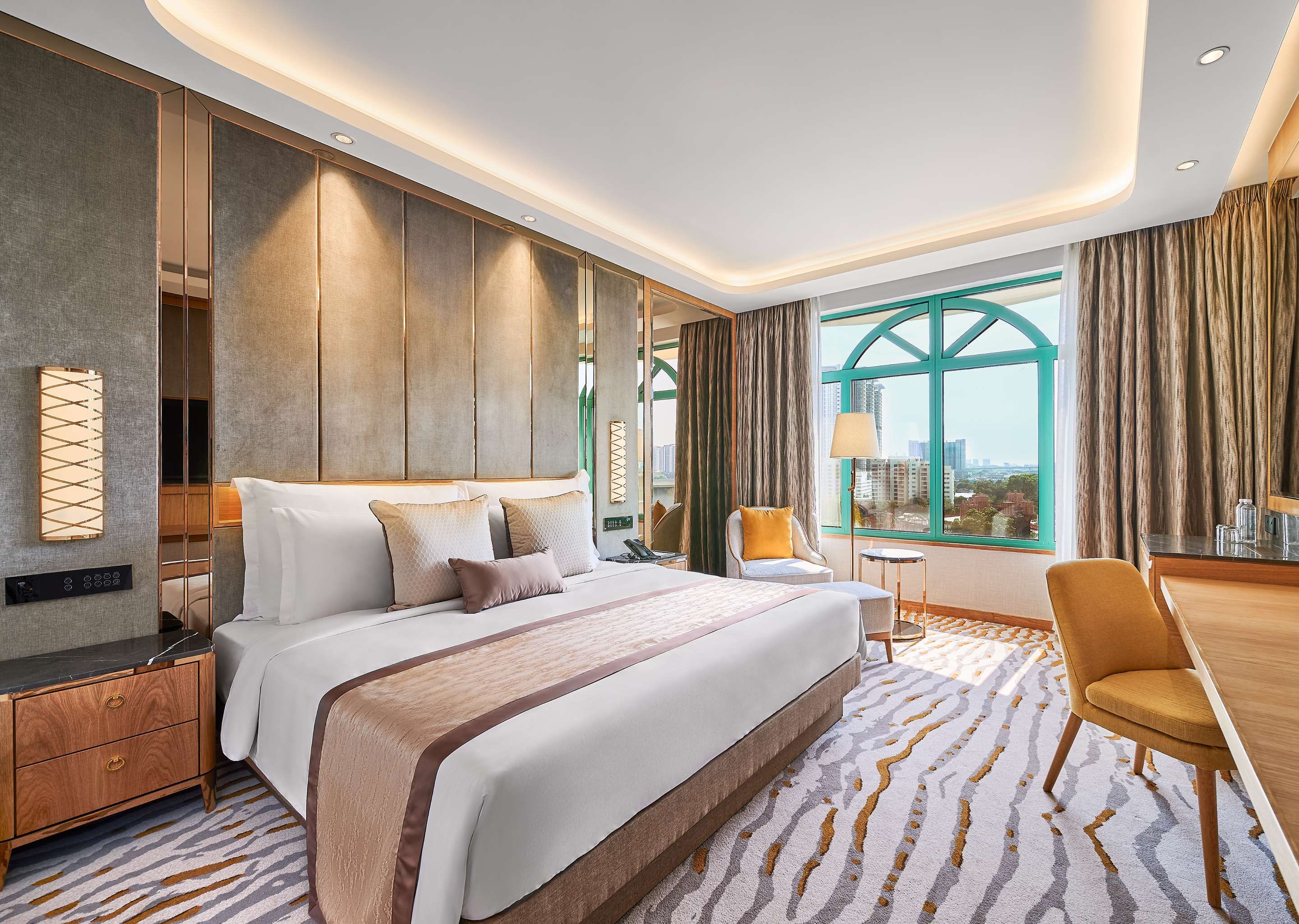 100 Star Hotel Room