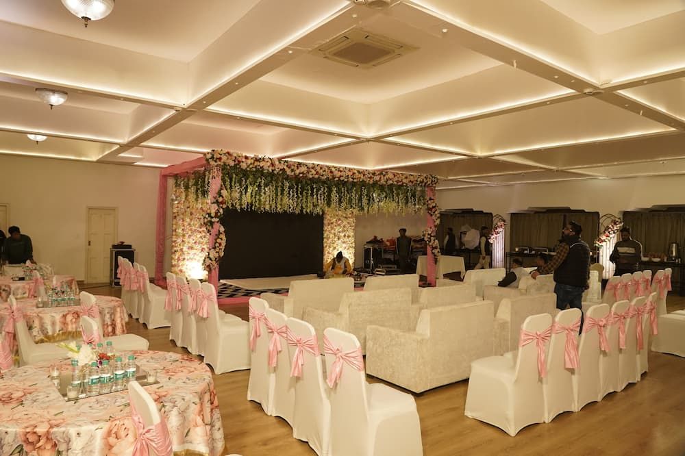Saraca Hotel Lucknow, Lucknow HotelsCombined