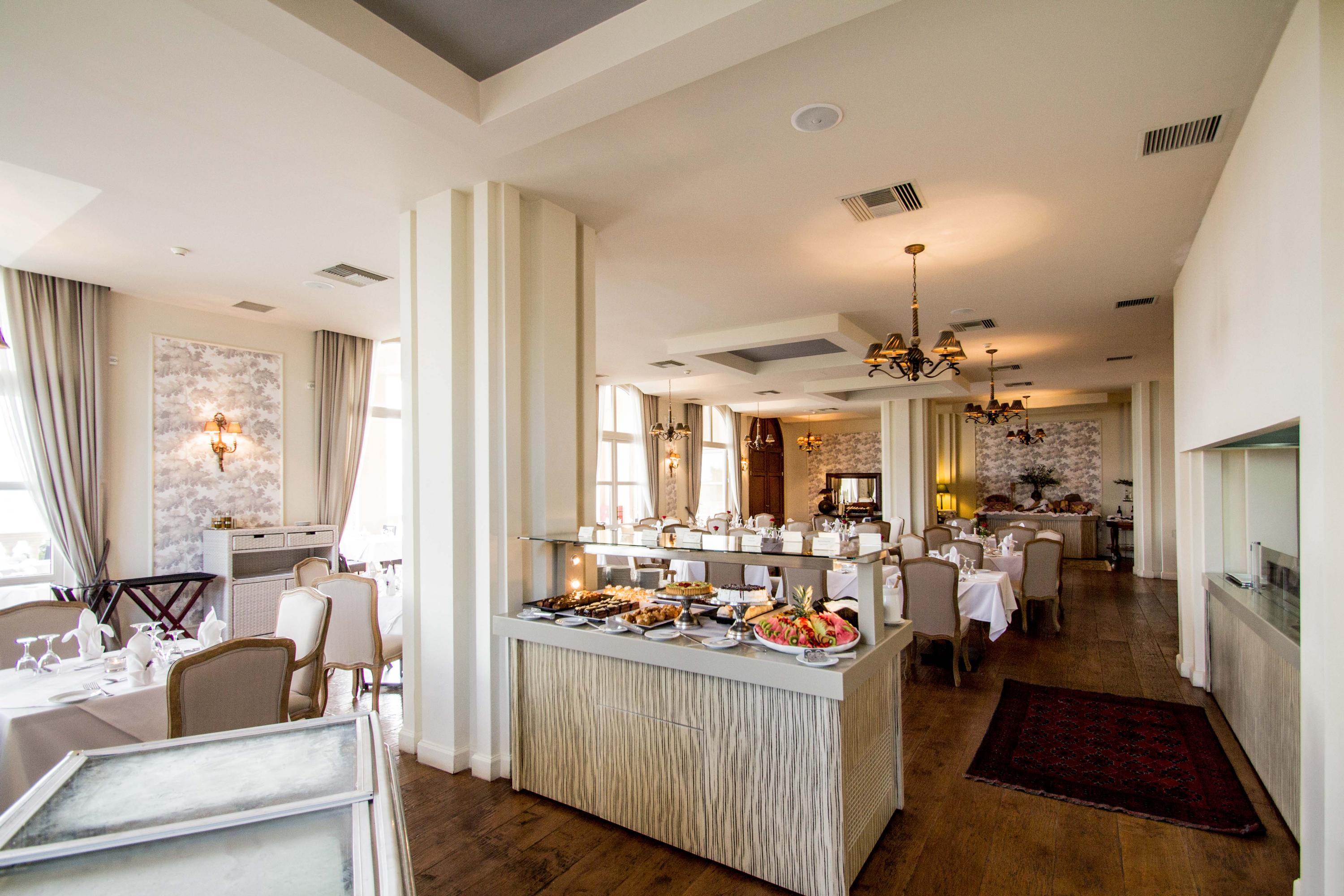 Mabely grand hot sale hotel kampi
