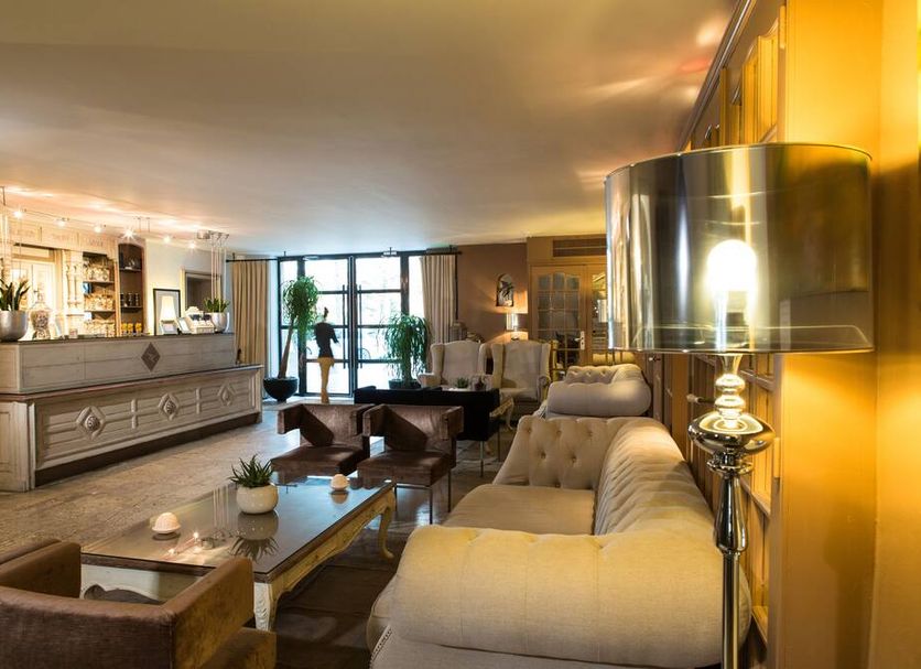 Lounge Photo