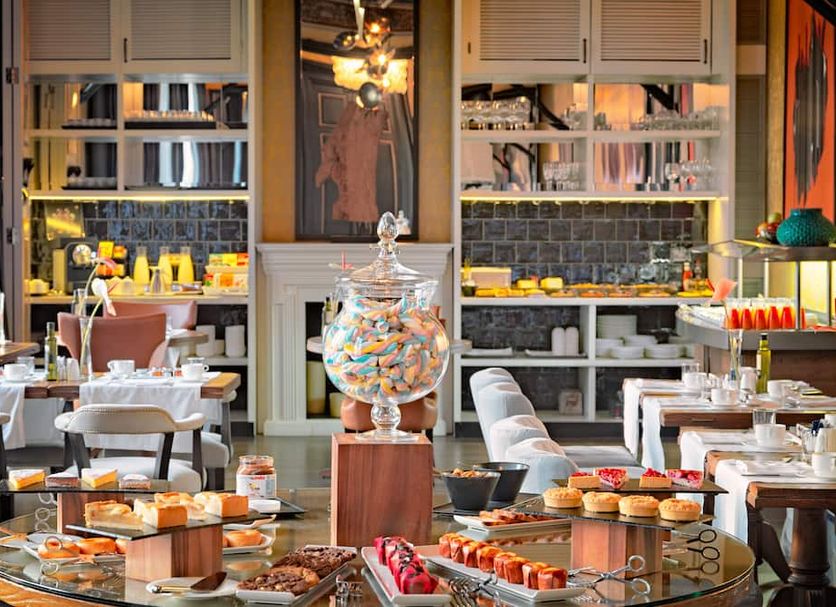 Buffet Photo