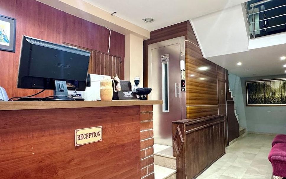 Front desk Photo