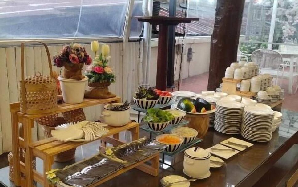 Buffet Photo
