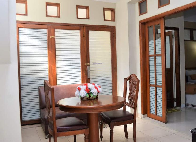 Dining room Photo