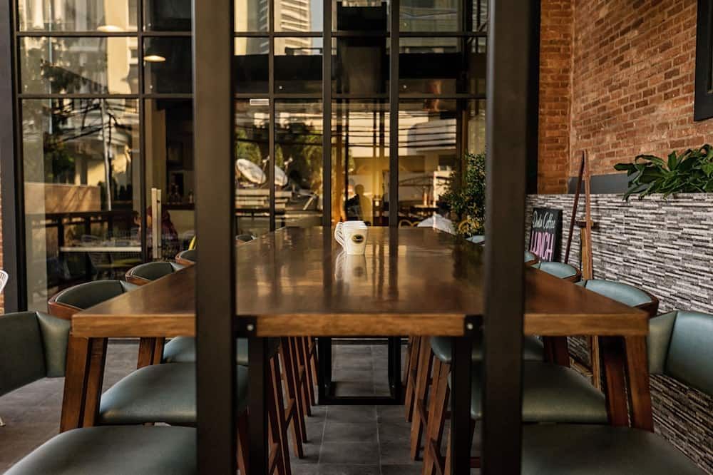 Dining room Photo