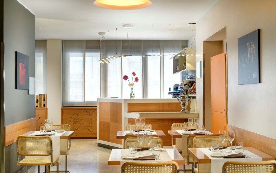 Restaurant Photo