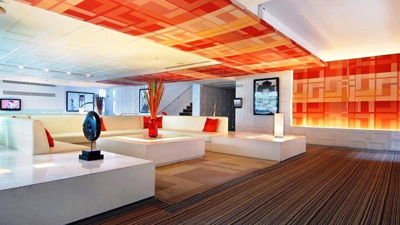 Le Fenix Sukhumvit
