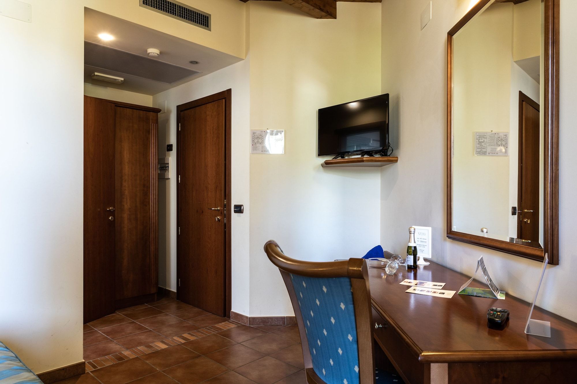 Room amenity