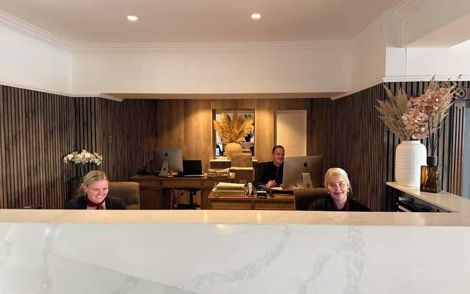 Front desk Photo