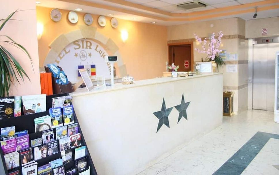 Front desk Photo