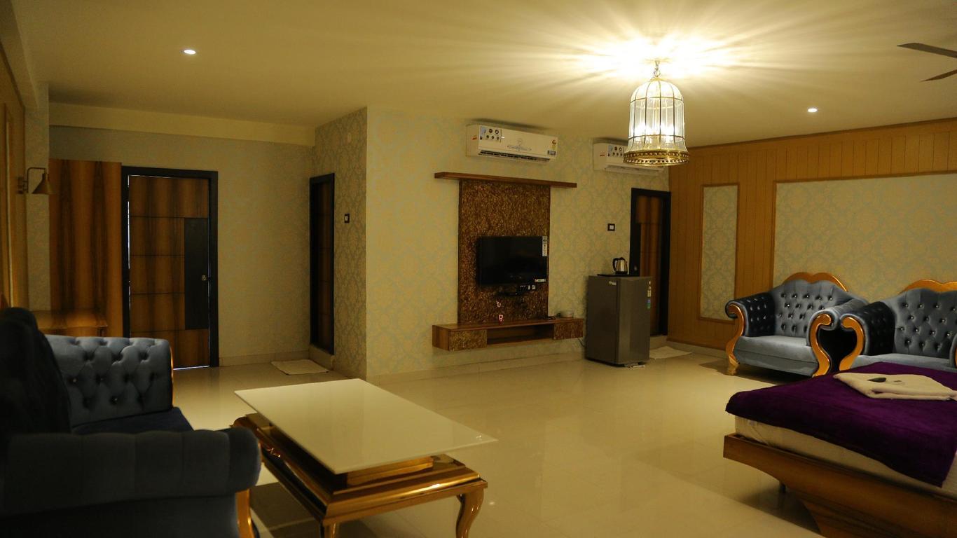 Santoshi Novatel Hotel
