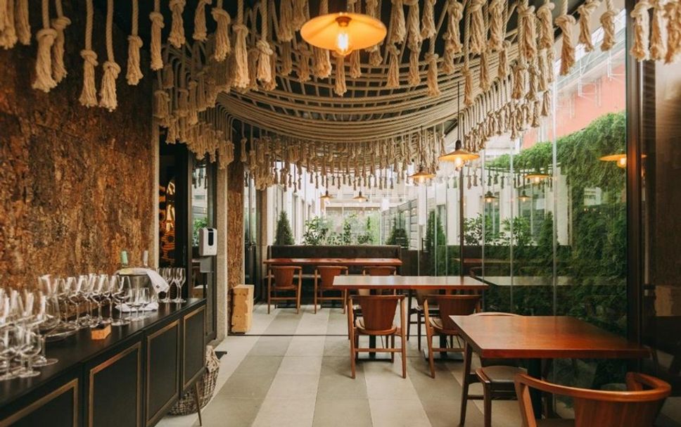 Restaurant Photo