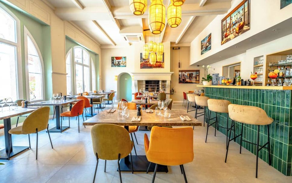 Restaurant Photo