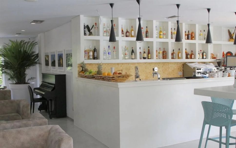 Bar Photo