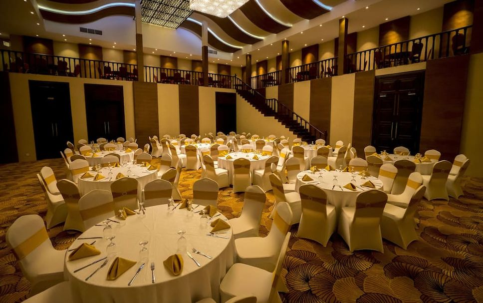 Banquet hall Photo