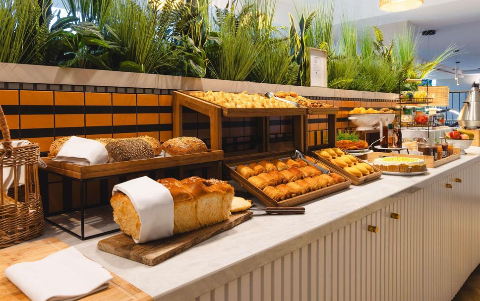 Buffet Photo