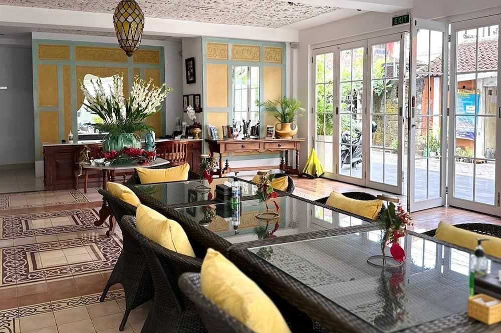 Dining room Photo