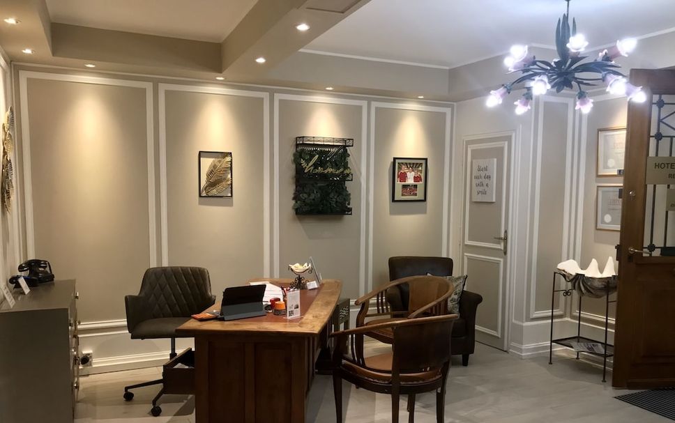 Front desk Photo