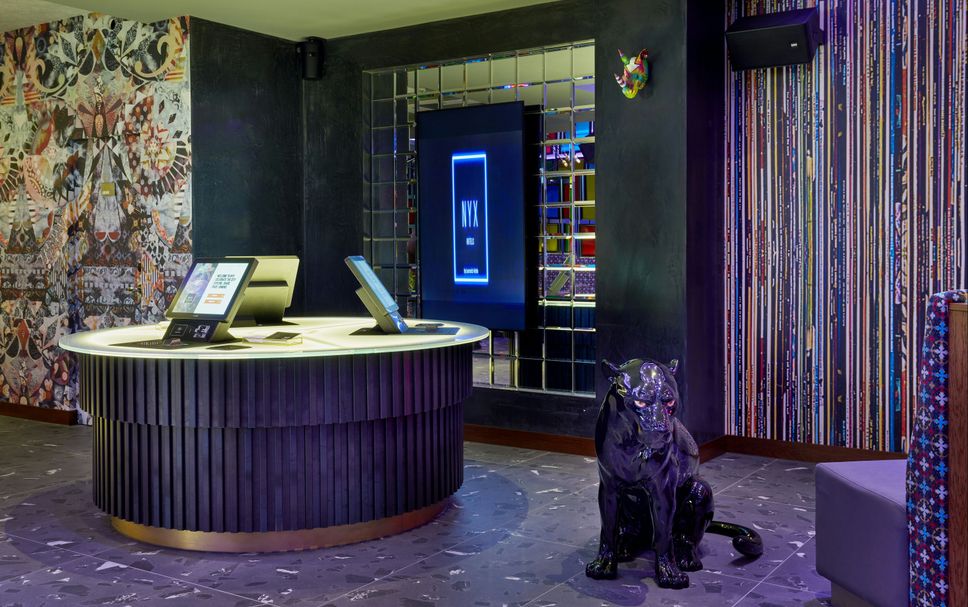 Front desk Photo