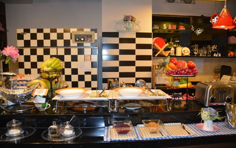 Buffet Photo