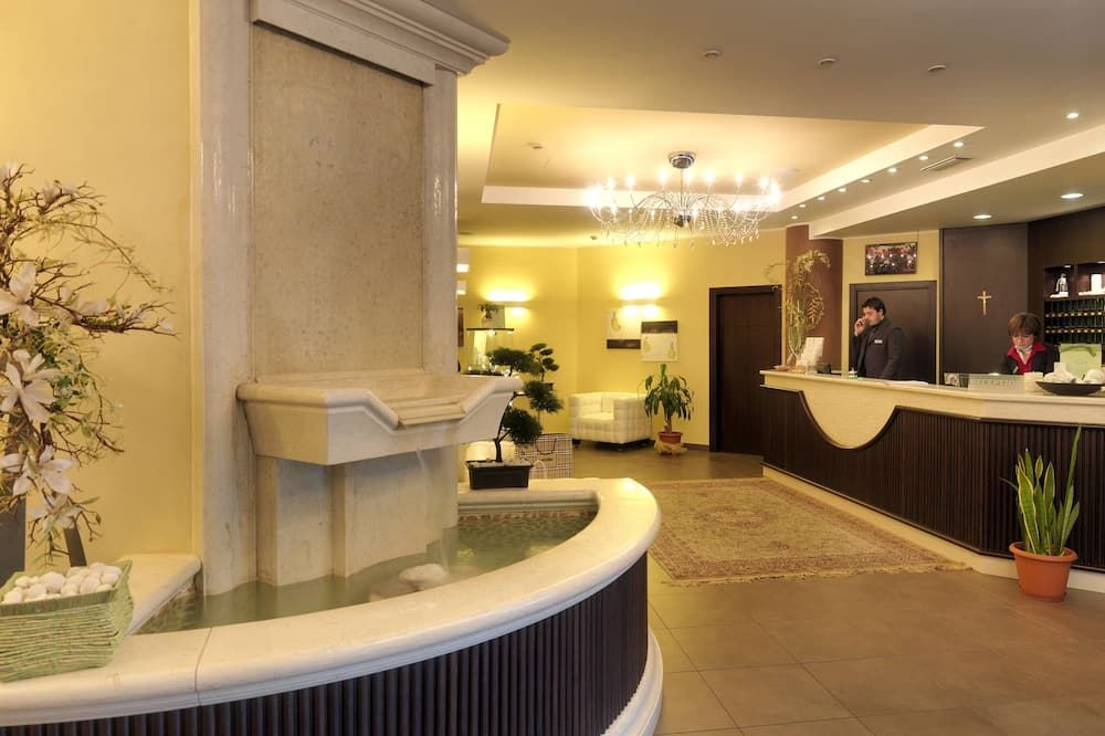 Front desk Photo