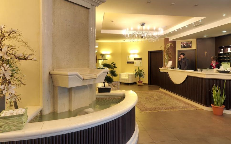 Front desk Photo