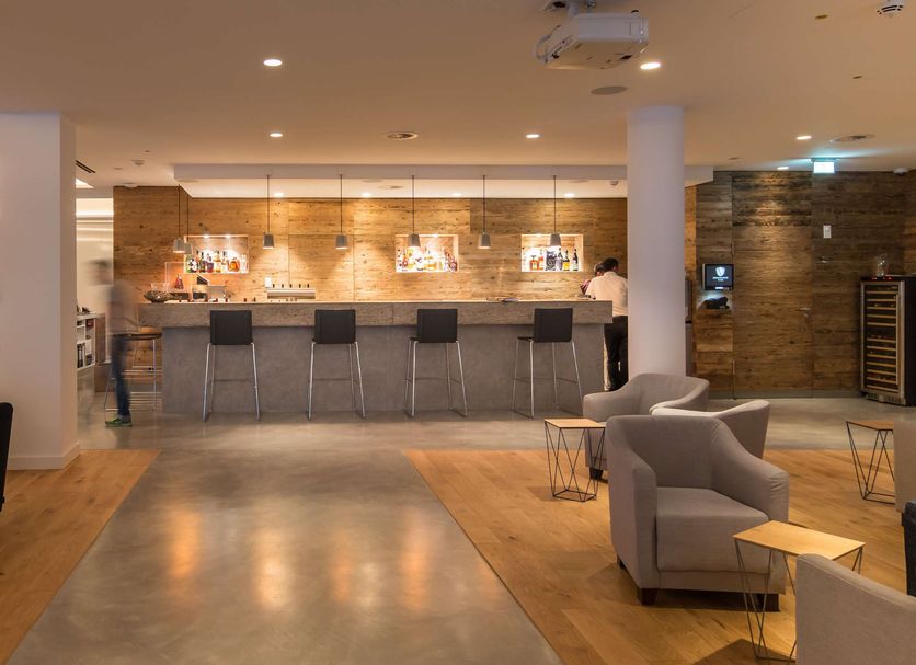 Bar Photo