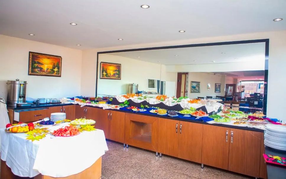 Buffet Photo
