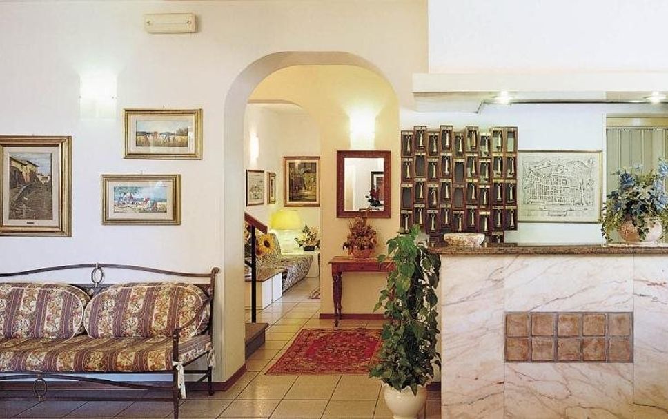 Front desk Photo