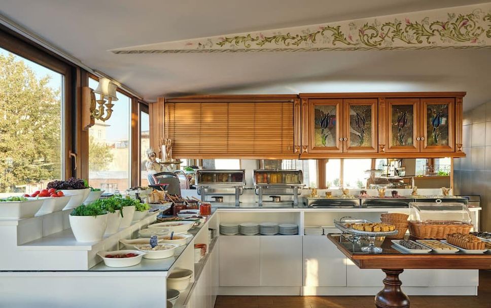 Buffet Photo