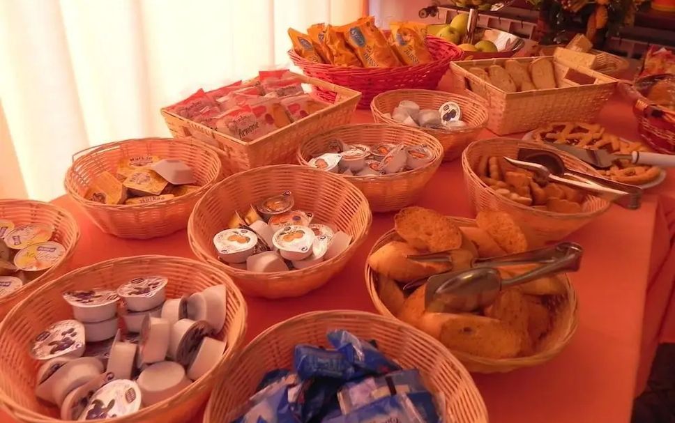 Buffet Photo