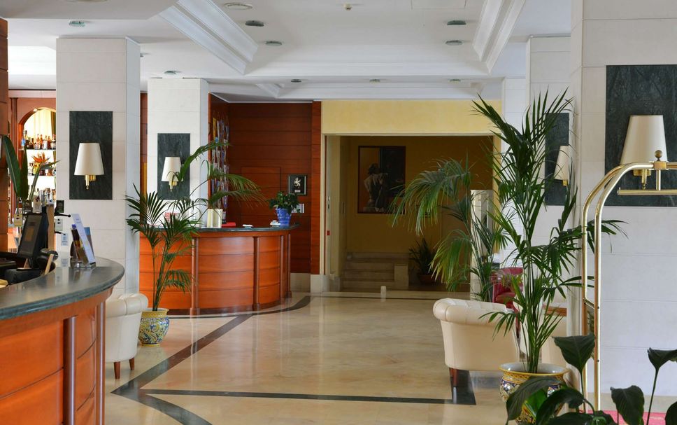 Front desk Photo