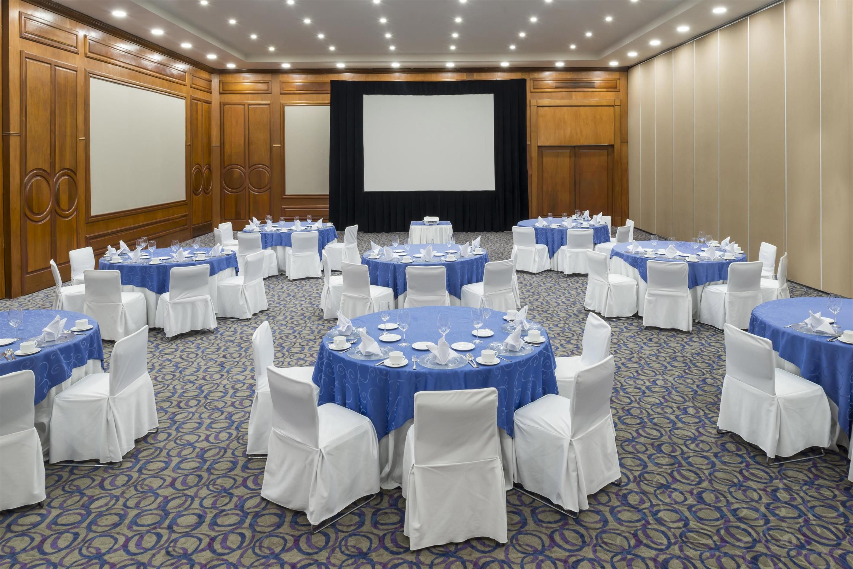 Banquet hall Photo