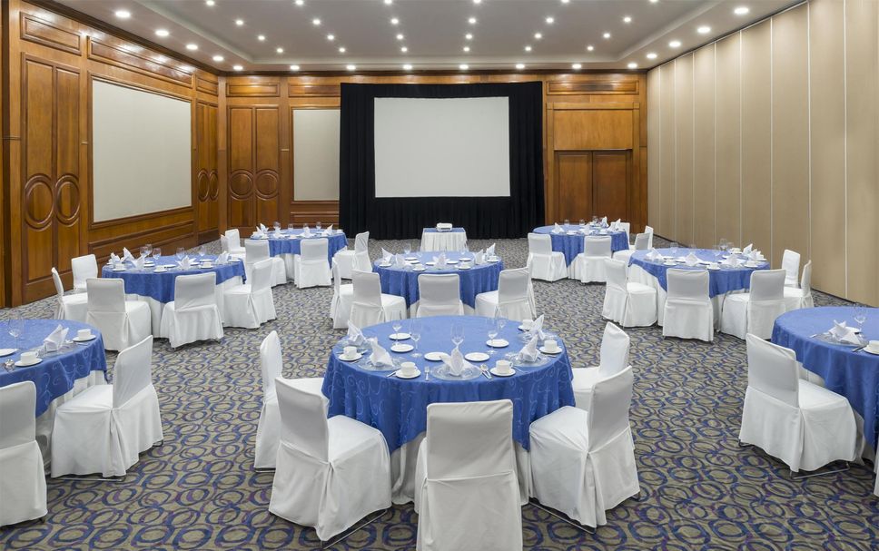 Banquet hall Photo