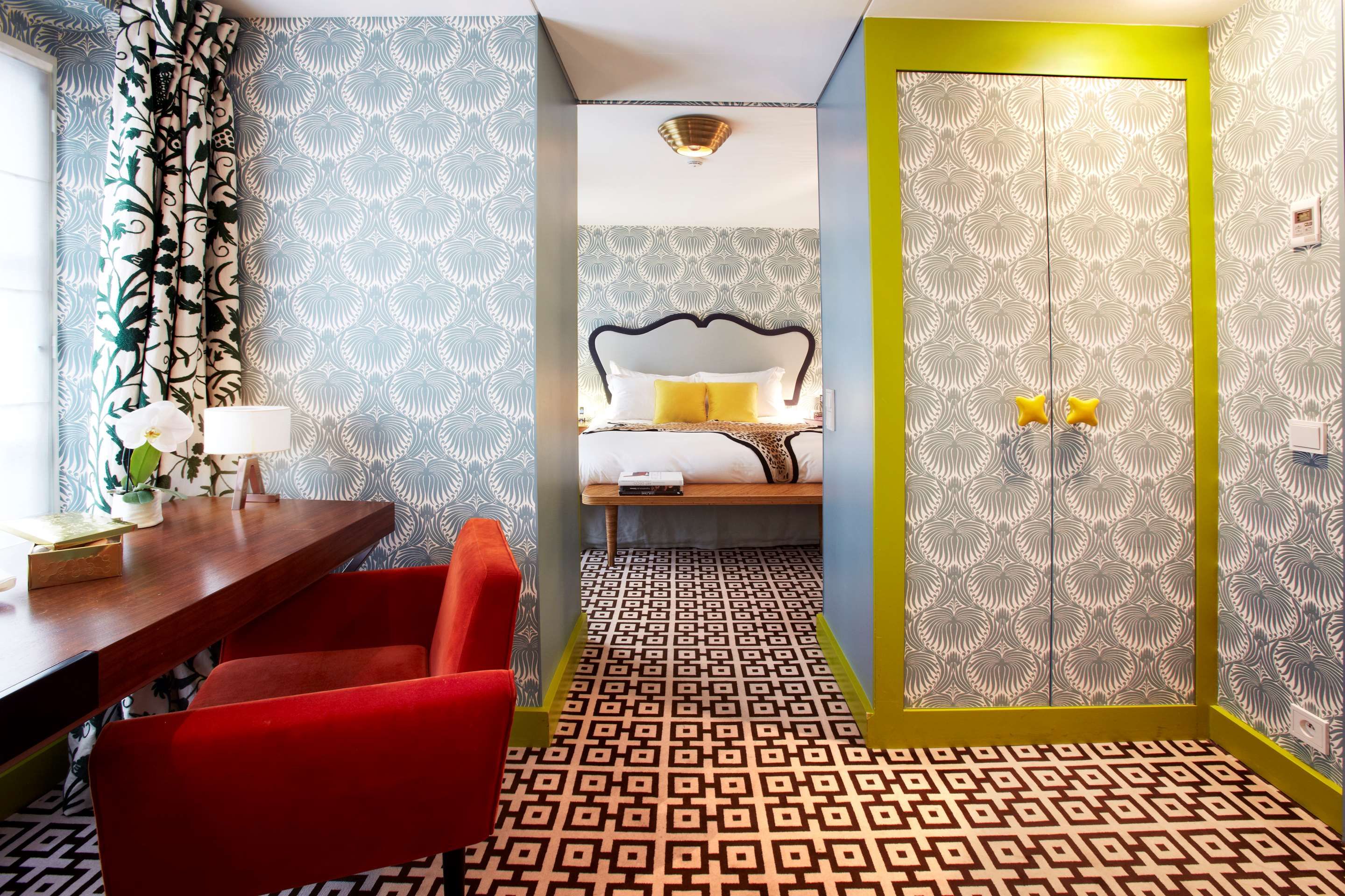 Room amenity