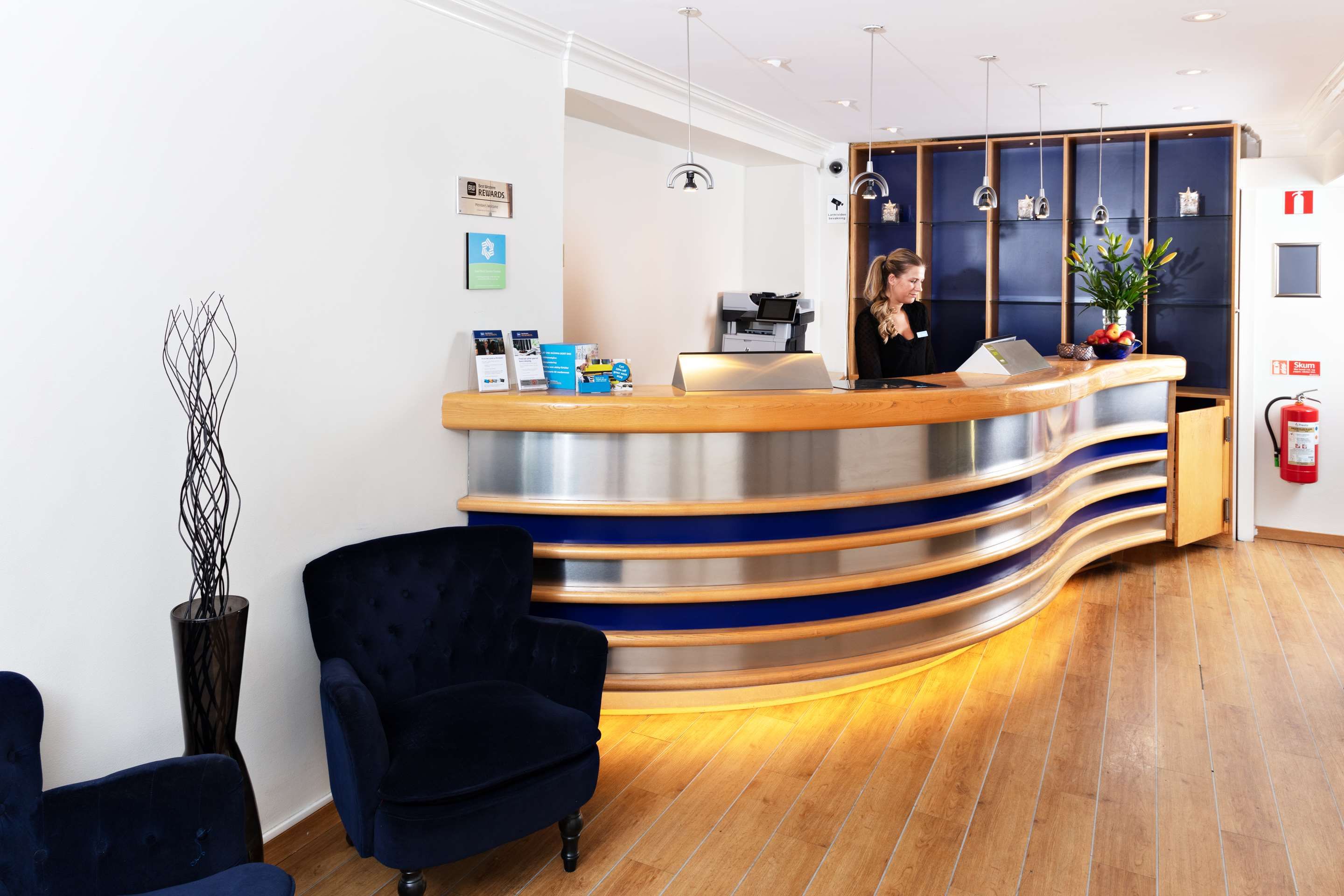 Front desk Photo
