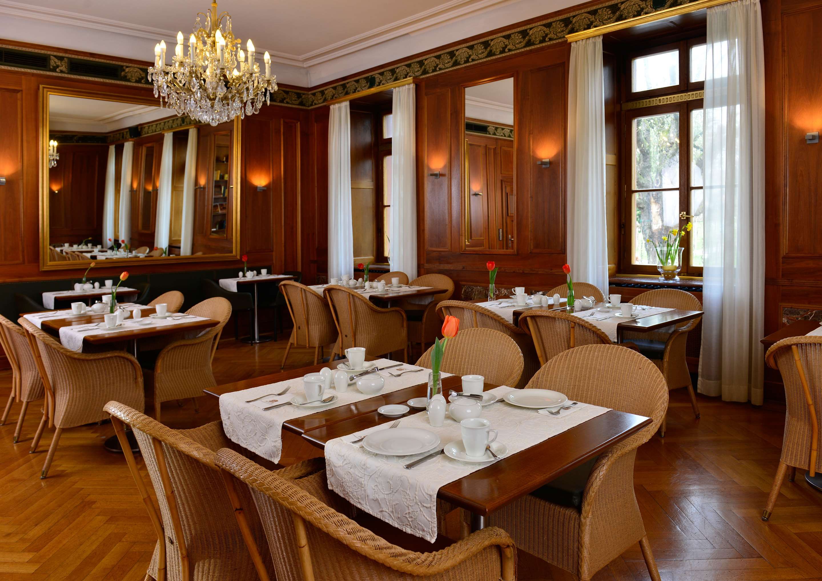 Restaurant Photo