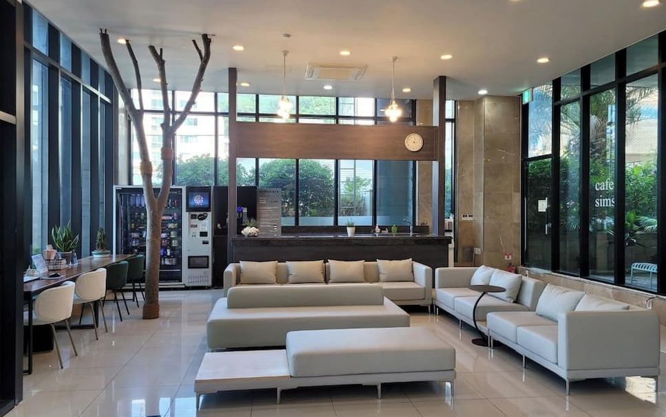 Lounge Photo
