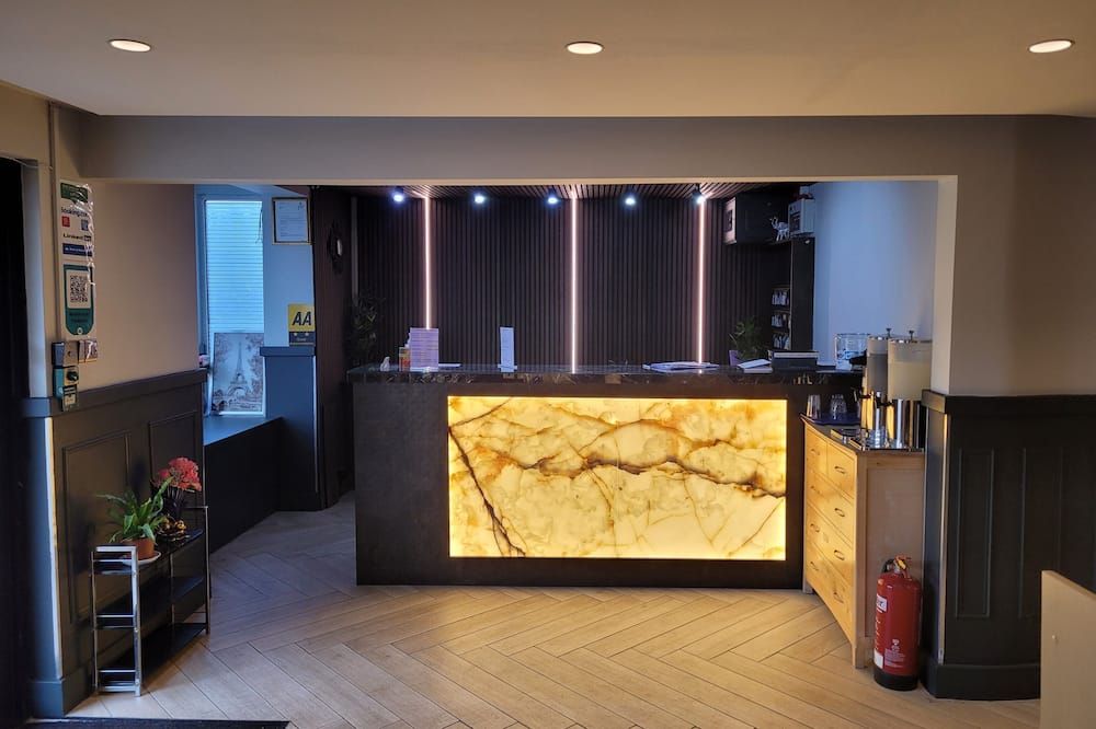 Front desk Photo