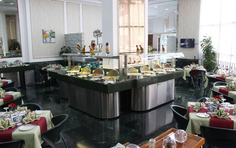 Buffet Photo