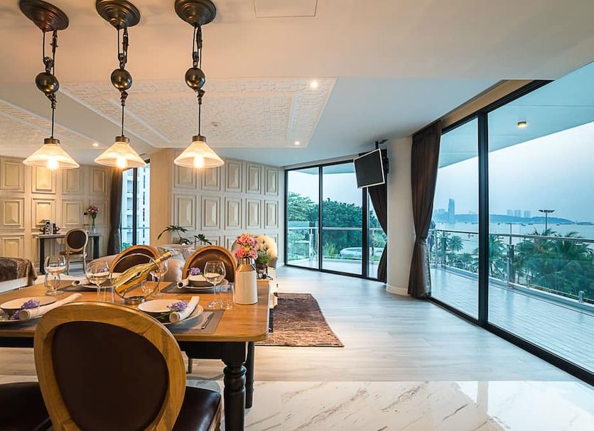 Dining room Photo