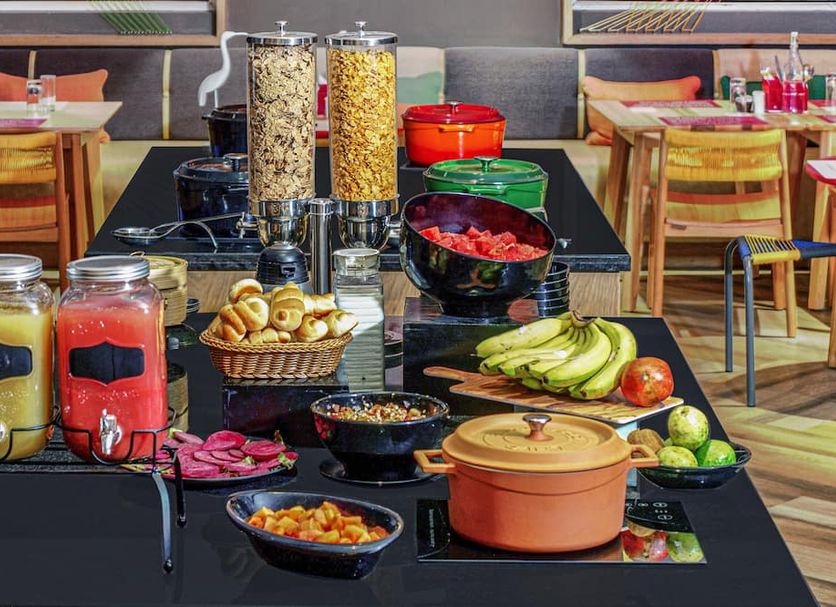 Buffet Photo