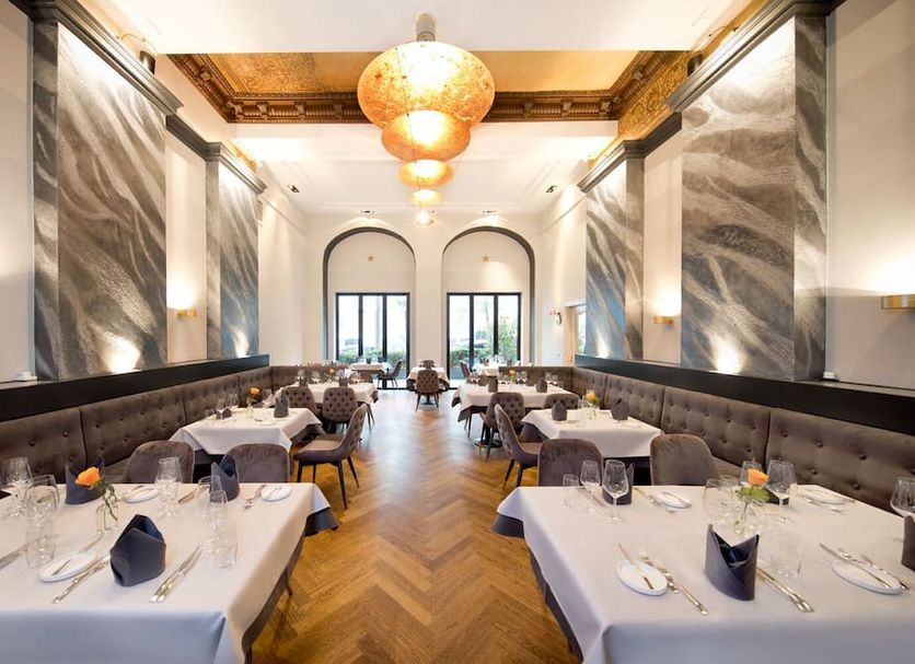 Restaurant Photo