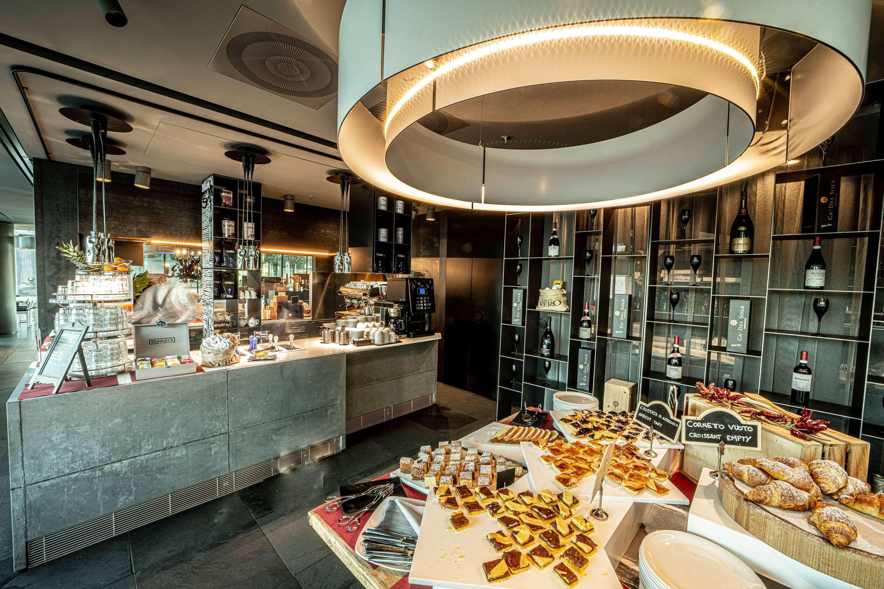 Buffet Photo