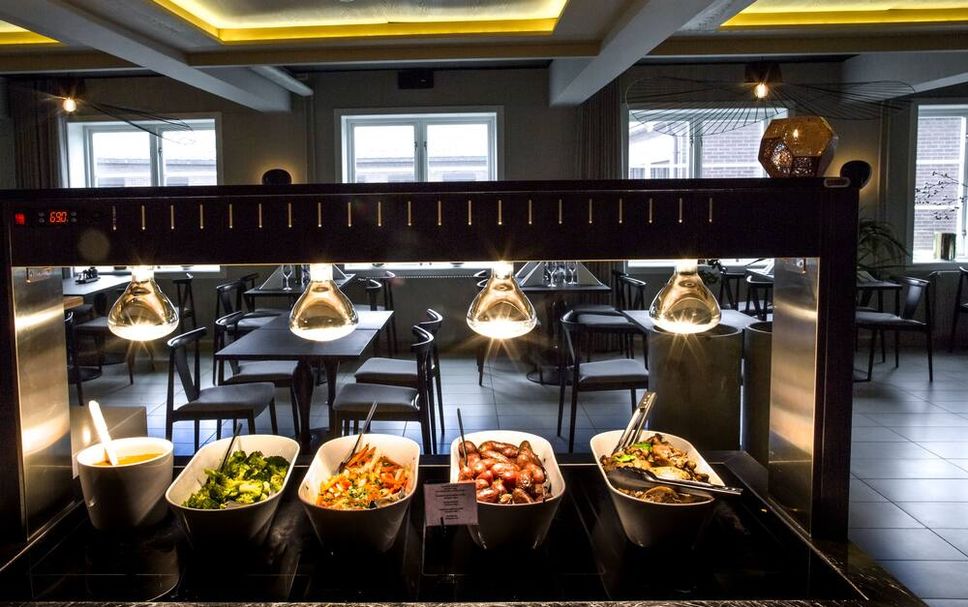 Buffet Photo