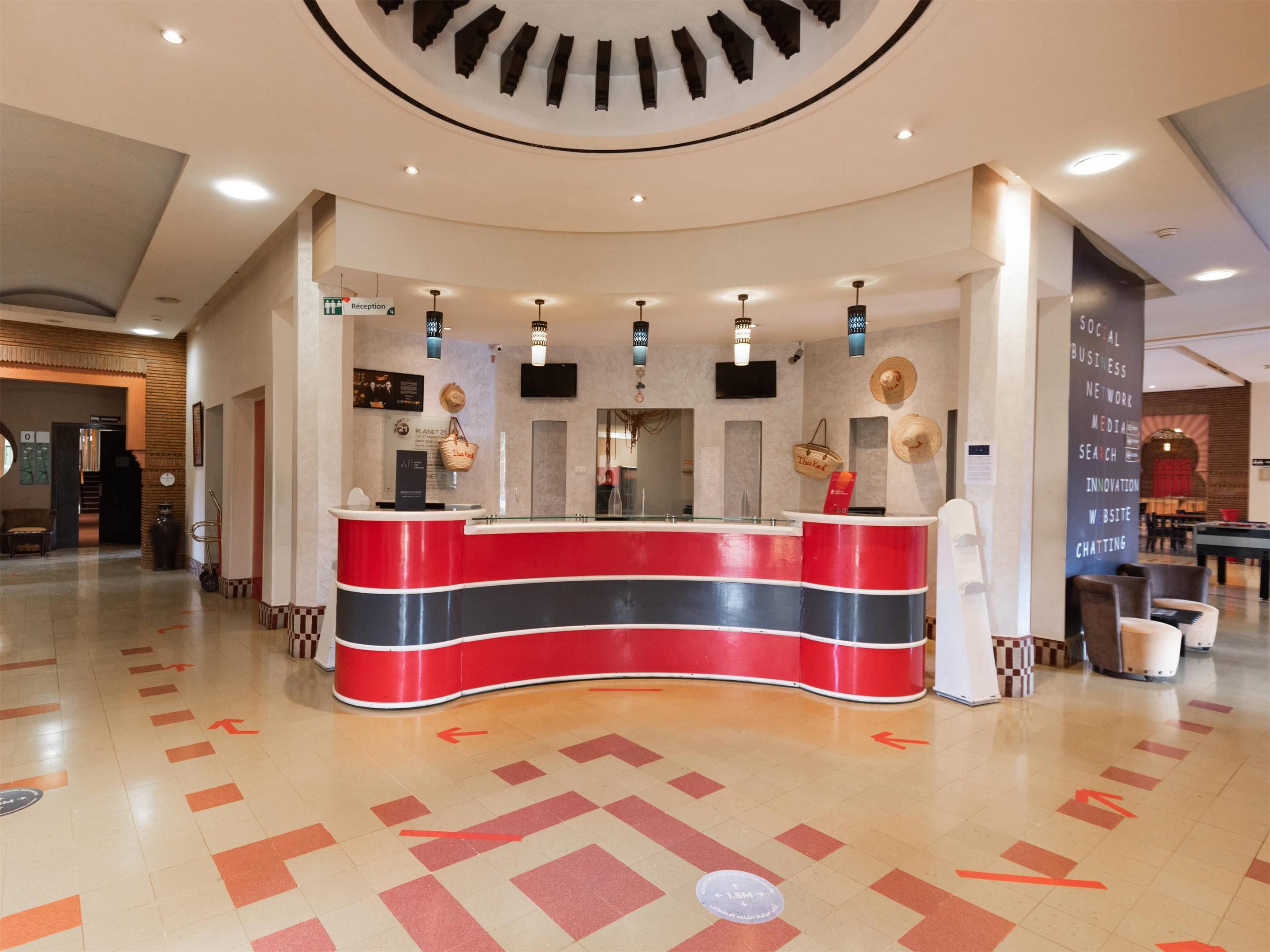 Front desk Photo