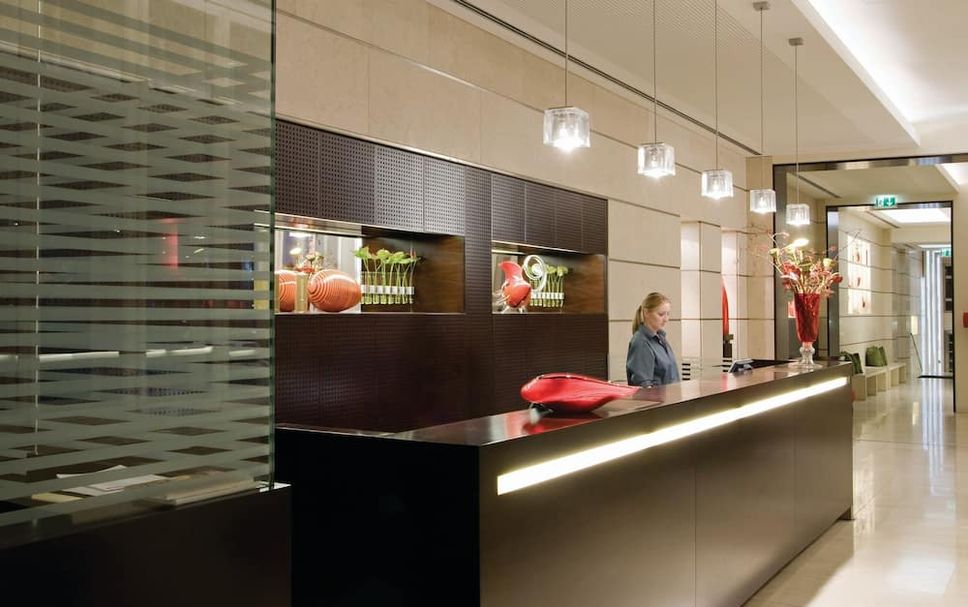 Front desk Photo