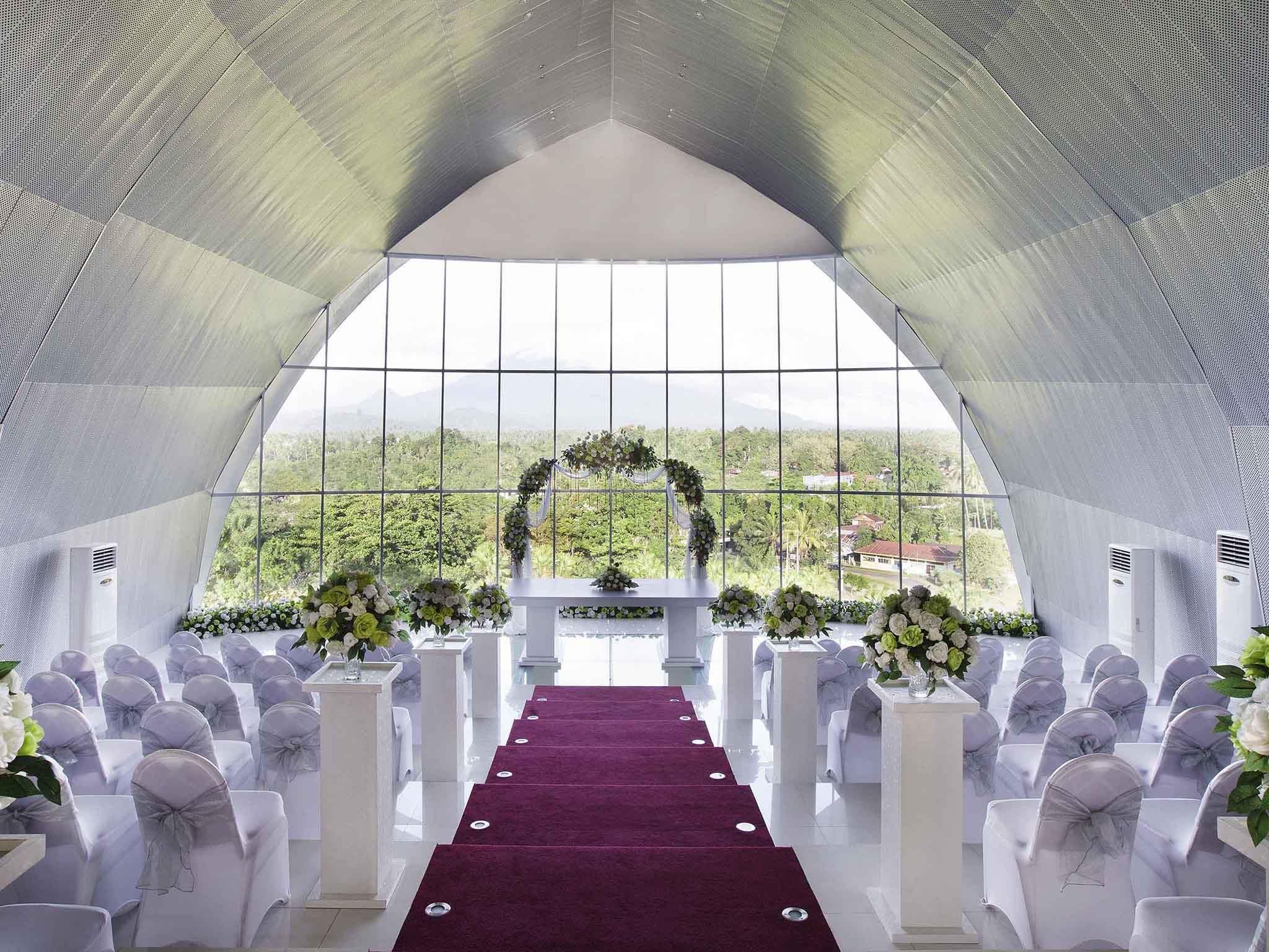 Banquet hall