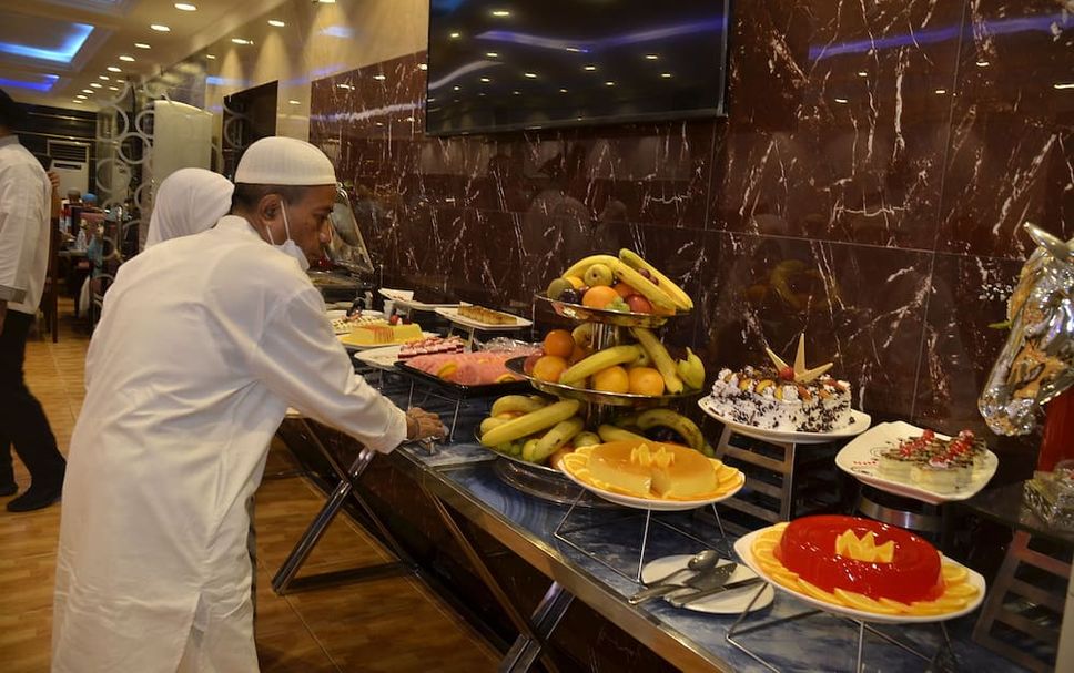 Buffet Photo