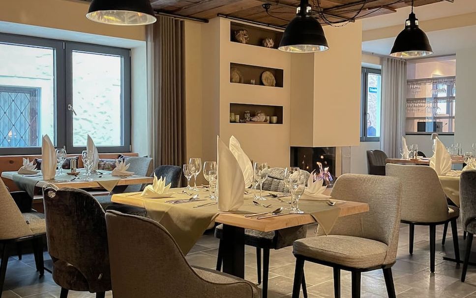 Restaurant Photo